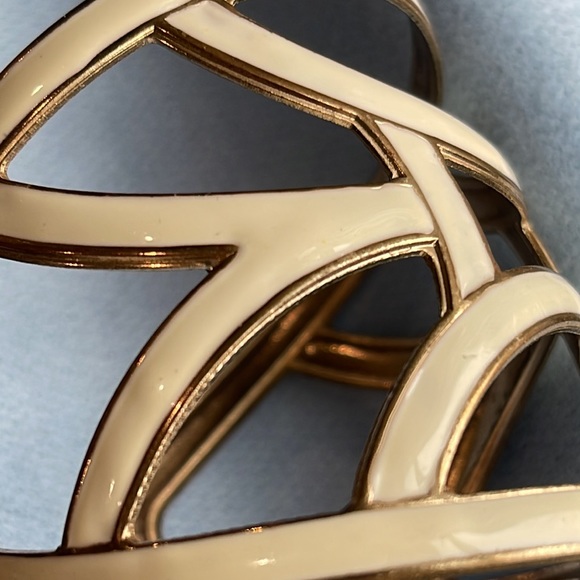 🤍💖✨ Enamel Cream and Gold Cuff Bracelet - Picture 15 of 17